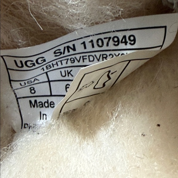 CLEARANCE NWOT Ugg Dakota slipper fur lined moccasin OFFERS WILL BE DECLINED - Picture 6 of 7